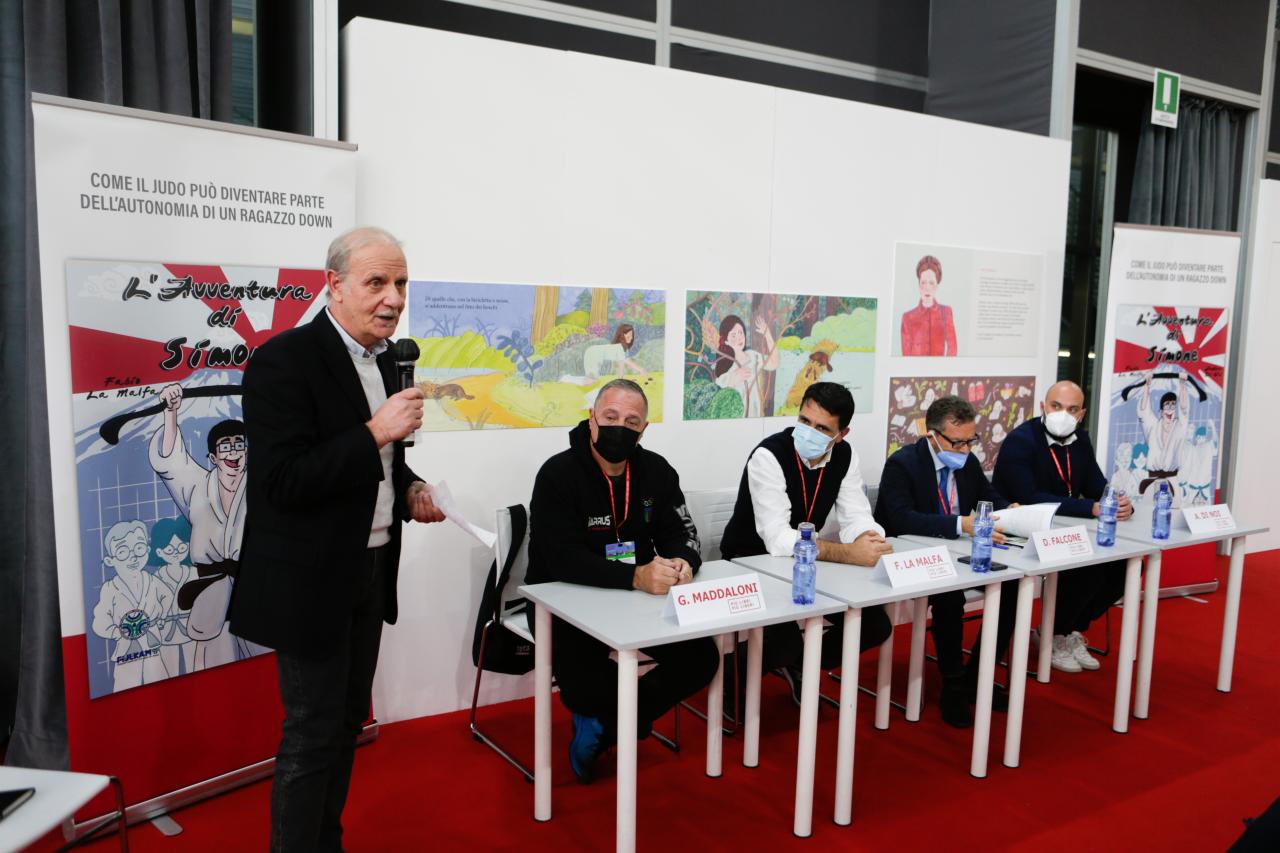 presentazione-libro-a-più-libri-più-liberi-2021